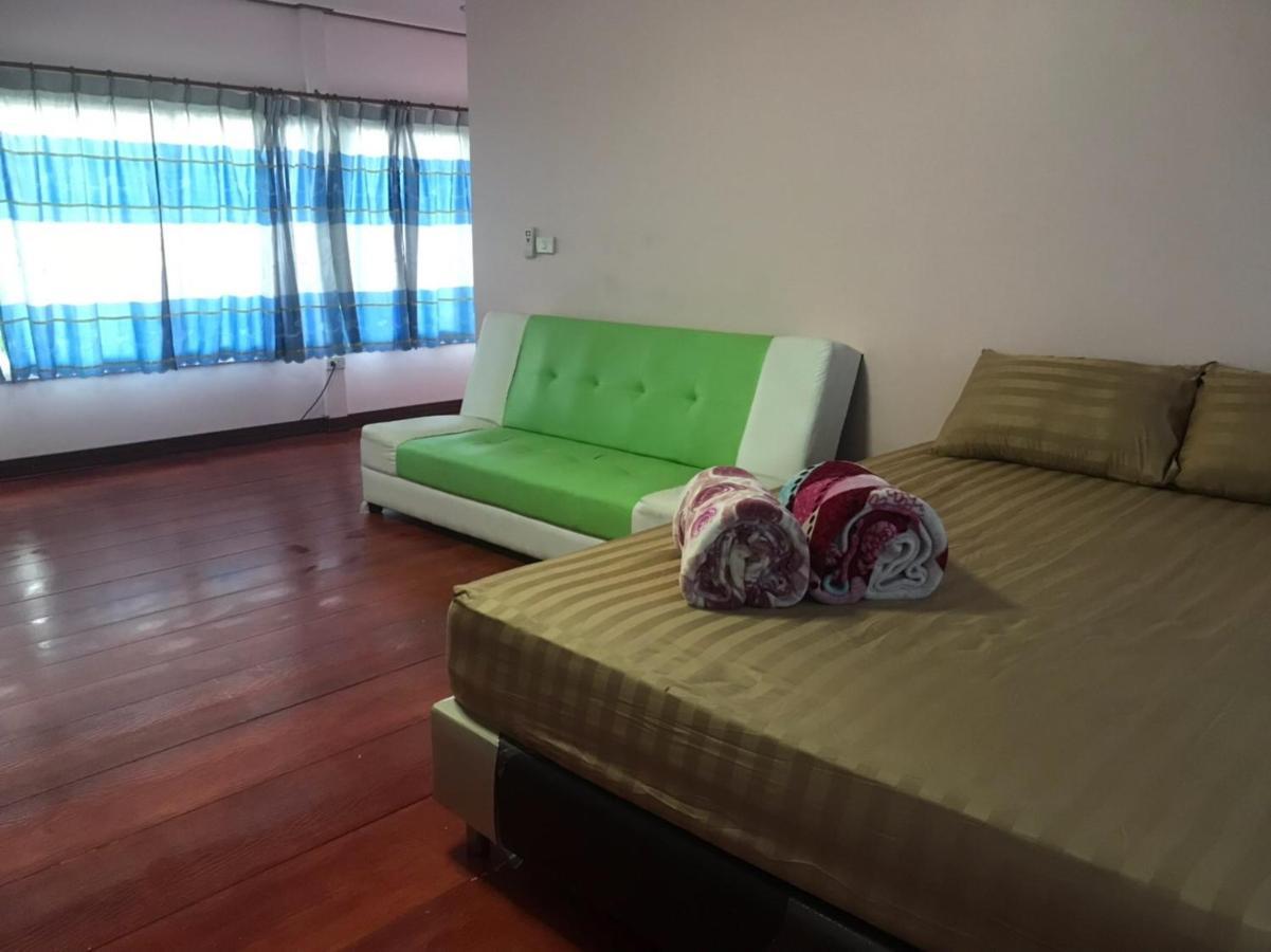 บ้านเรือนไท มวกเหล็ก Ban Ruenthai Muaklek Buitenkant foto